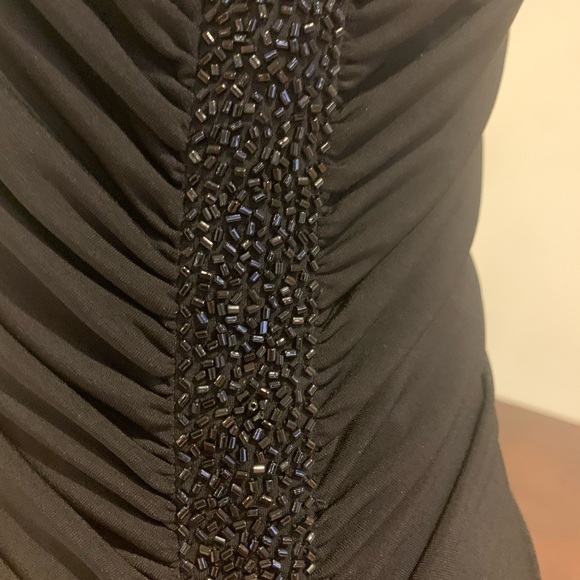 Elegant and sophisticated black dress - Picture 3 of 6